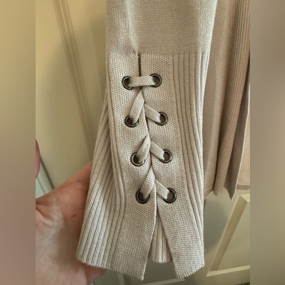 Cream Cardigan w/ sleeve detailing - Picture 4 of 6